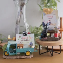 Maison Ghibli Jiji Easel Diorama & Calendar - Kiki'S Delivery Service