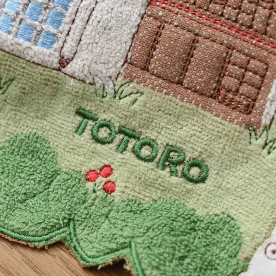 Maison Ghibli Towel Totoro In The Sky 34X80 Cm - My Neighbor Totoro